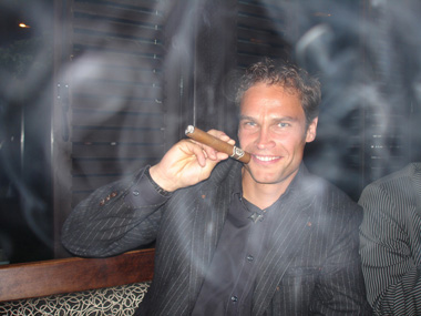 Renzo Blumenthal mit Zigarre