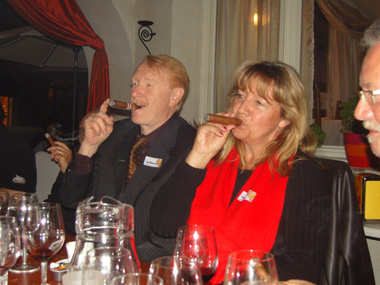 In der Mitte: Trudi Baumann von BS Cigars