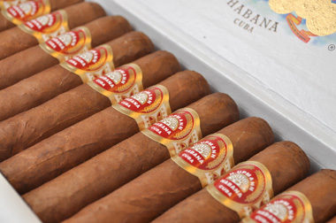 H. Upmann Half Corona